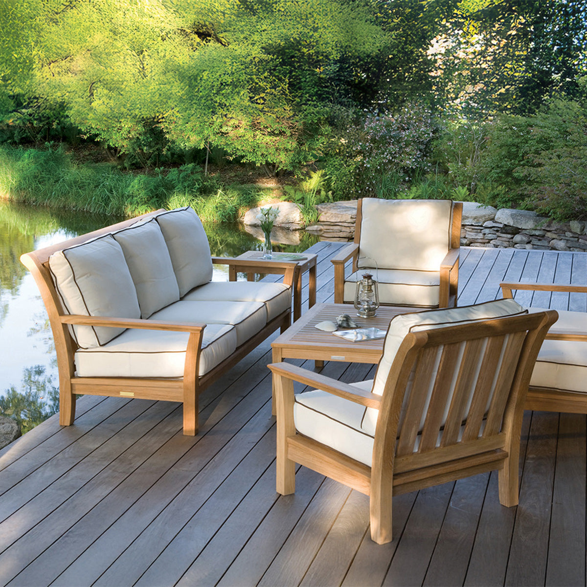 Classic/Chelsea 4-Piece Conversational Set product photo